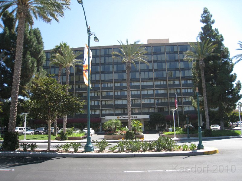 Disneyland 2010 HM Expo 0075.JPG - The Clarion Hotel a short (?) ten minute walk to Disney.